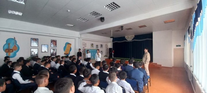 «Ұл тәрбиесі-жауапты іс» тақырыбында ұлдар жиналысы