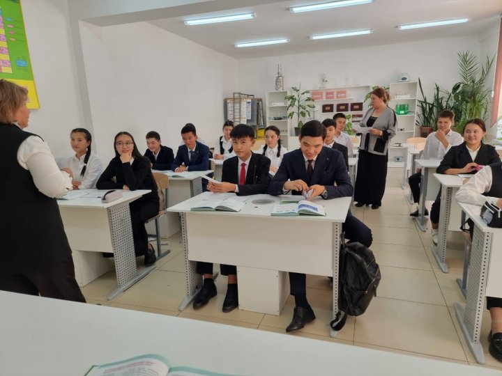 Мектеп оқушыларынан сауалнама жүргізілді