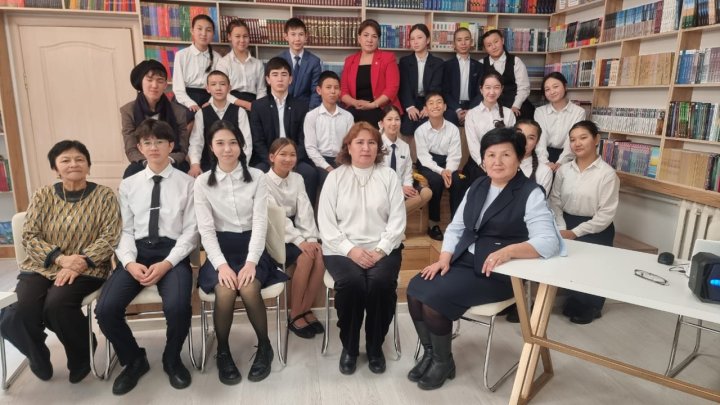 №44 жалпы орта білім беретін мектебінде кәсіптік бағдар беру іс шаралар жоспарына сай Кітапхана меңгерушісі Жасыбаева Қарлығаш Келдібекқызының ұйымдастырды.