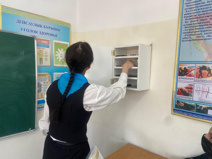 Оқушылардың сабақ кезінде телефон пайдалануына тыйым күшейтіледі. Ереже бұзғаны үшін ата-аналар жауапты.