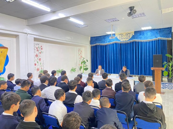 «Заңды білу заман талабы» және «Ұл бала-ұлт қорғаны» тақырыбында кездесу